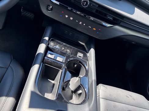 Used 2025 Nissan Murano SV AWD/4WD image 23