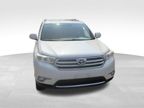 Used 2013 Toyota Highlander Limited AWD/4WD image 30