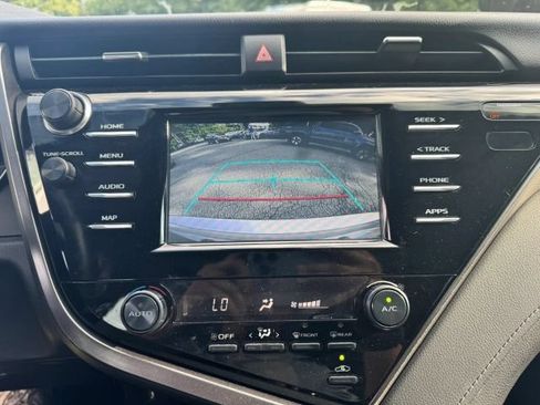 Used 2019 Toyota Camry SE FWD image 15