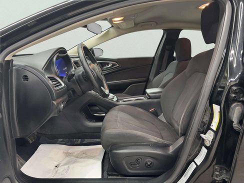 Used 2015 Chrysler 200 Limited w/ Convenience Group image 12