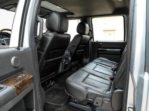 Used 2016 Ford F250 Platinum w/ FX4 Off-Road Package AWD/4WD image 41