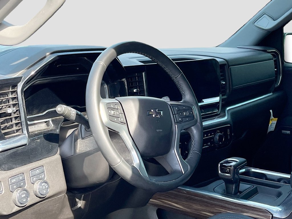 Used 2025 Chevrolet Silverado 1500 RST w/ Texas Edition Plus AWD/4WD image 9