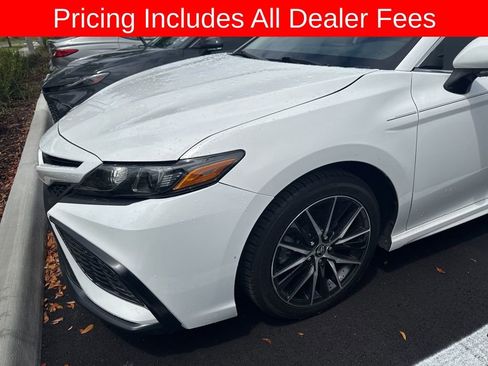 Used 2024 Toyota Camry SE FWD image 9