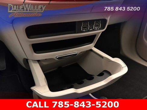 Used 2022 Chrysler Voyager LX image 13