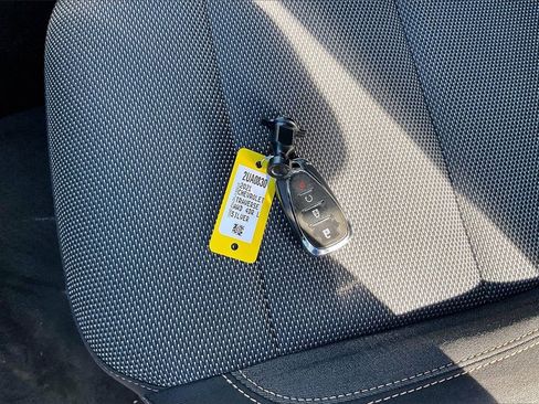 Used 2021 Chevrolet Traverse LS image 35