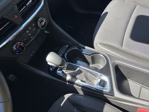 Used 2025 Buick Encore GX Preferred image 40