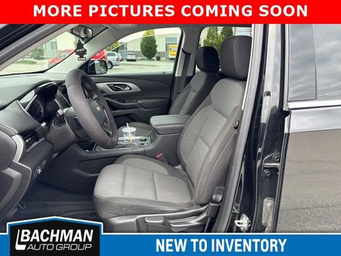Used 2020 Chevrolet Traverse LS w/ LPO, Blackout Package FWD image 5