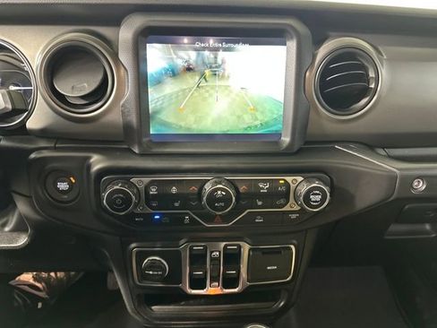 Used 2023 Jeep Wrangler Unlimited w/ Cold Weather Group image 21