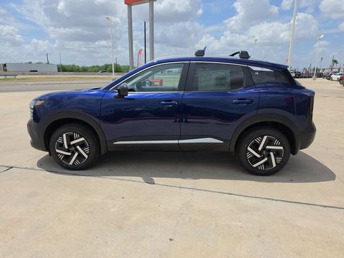 New 2026 Nissan Kicks SV w/ Cold Weather Package FWD image 4