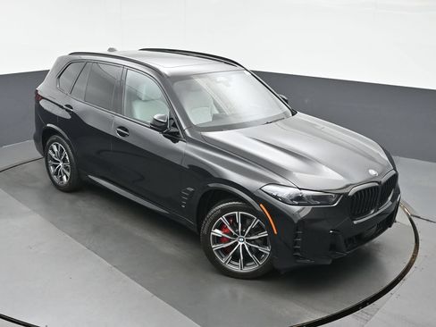 Used 2024 BMW X5 xDrive40i w/ M Sport Package AWD/4WD image 33