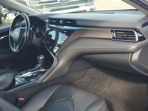 Used 2019 Toyota Camry XSE image 17