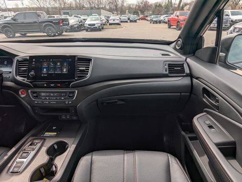 Used 2024 Honda Passport TrailSport image 17