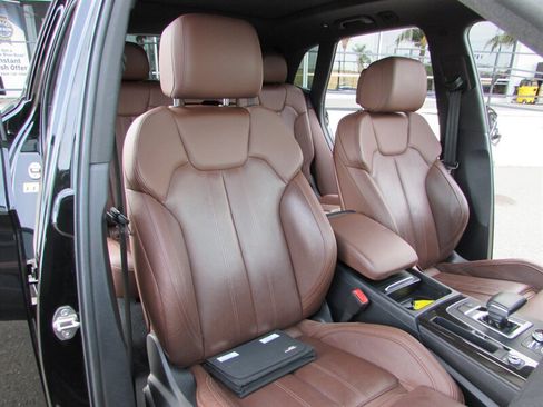 Used 2019 Audi Q5 2.0T Premium Plus w/ Premium Plus Package AWD/4WD image 28