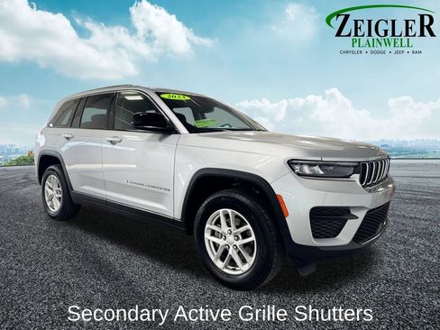Used 2023 Jeep Grand Cherokee Laredo w/ Luxury Tech Group I AWD/4WD image 7