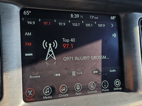 Used 2017 Dodge Charger R/T RWD image 19