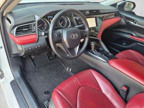 Used 2020 Toyota Camry SE w/ Carpet Mat Package FWD image 9