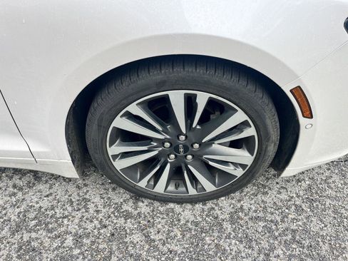 Used 2020 Lincoln MKZ Reserve FWD image 10