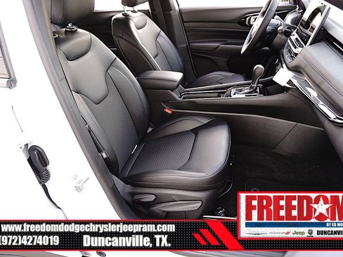 New 2026 Jeep Compass Latitude image 15