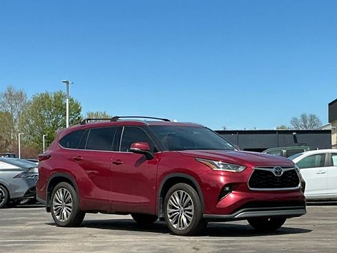 Used 2020 Toyota Highlander Platinum image 1