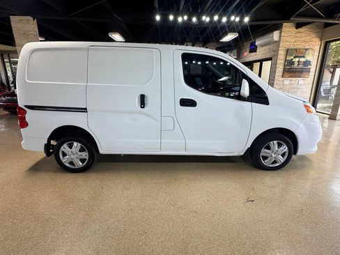 Used 2017 Nissan NV200 SV FWD image 8