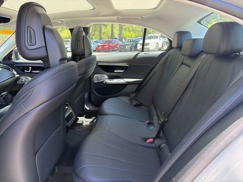Used 2024 Mercedes-Benz E 350 4MATIC Sedan image 21