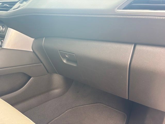 Used 2023 GMC Yukon SLT w/ SLT Premium Package AWD/4WD image 43