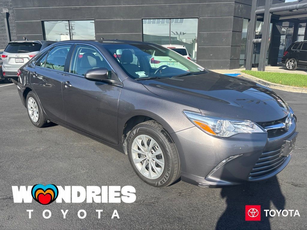 Used 2017 Toyota Camry LE FWD image 1