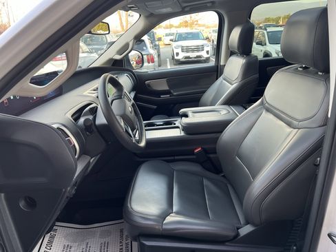 Used 2025 Ford Expedition Max Active image 16