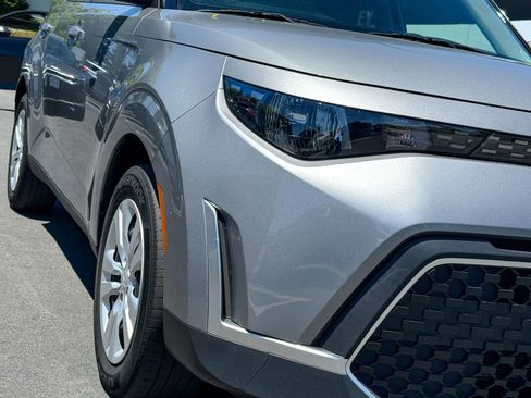 Certified 2023 Kia Soul LX FWD image 4
