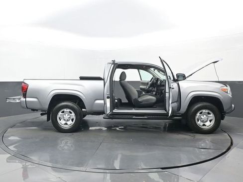 Used 2019 Toyota Tacoma SR w/ SR Convenience Package image 29