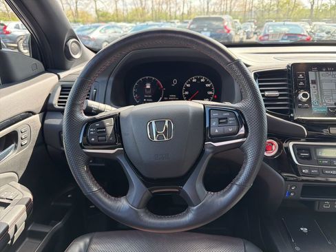 Certified 2024 Honda Ridgeline Black Edition image 13