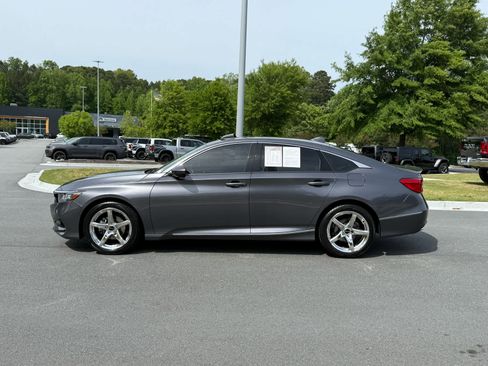 Used 2019 Honda Accord EX-L image 2