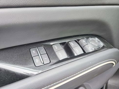 Used 2024 Cadillac Escalade Premium Luxury w/ Performance Package AWD/4WD image 35