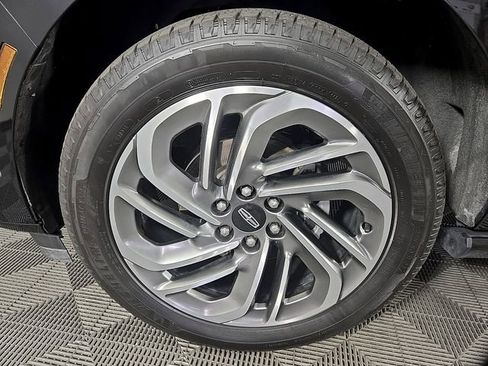 Used 2025 Lincoln Navigator Reserve AWD/4WD image 9