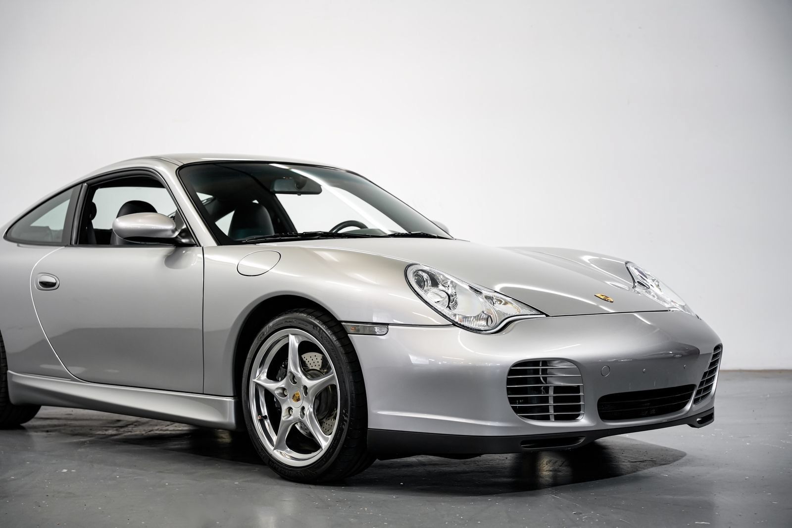 Used 2004 Porsche 911 40th Anniversary RWD image 40