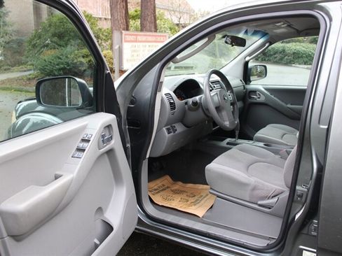 Used 2006 Nissan Frontier SE w/ (P01) Power Pkg image 5