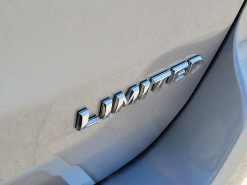 Used 2019 Jeep Grand Cherokee Limited AWD/4WD image 28