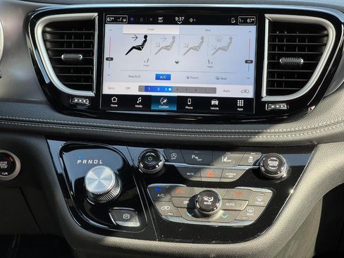 New 2026 Chrysler Pacifica Select FWD image 12