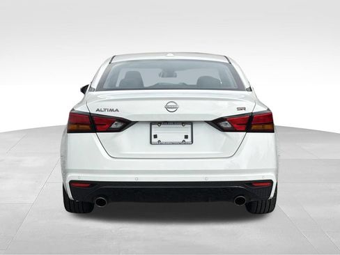 Used 2024 Nissan Altima 2.5 SR FWD image 7