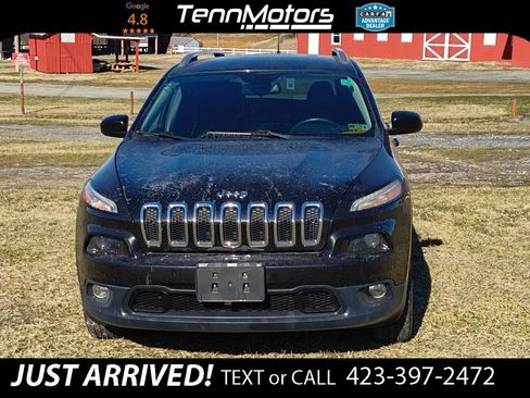 Used 2016 Jeep Cherokee Latitude w/ Cold Weather Group image 2