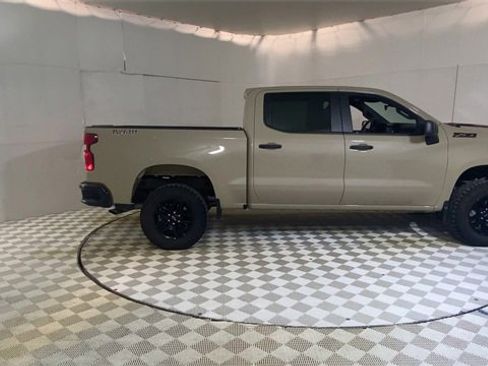 Used 2023 Chevrolet Silverado 1500 Custom Trail Boss w/ LPO, Dark Essentials Package image 9