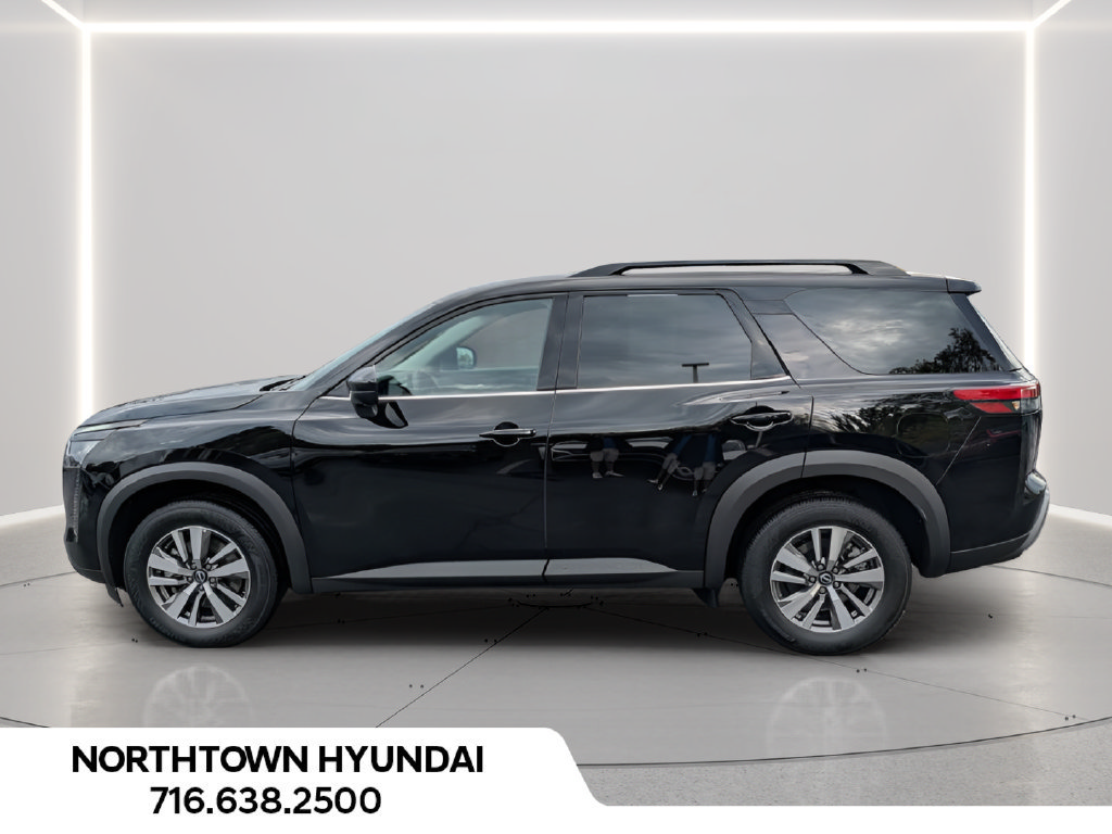 Used 2026 Nissan Pathfinder SL AWD/4WD image 2