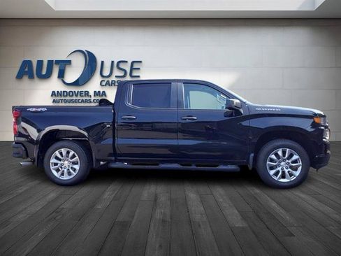 Used 2019 Chevrolet Silverado 1500 Custom w/ Custom Convenience Package AWD/4WD image 2