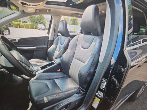Used 2017 Volvo XC60 T6 Dynamic w/ Climate Package AWD/4WD image 5