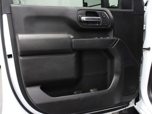 Used 2024 Chevrolet Silverado 2500 Custom w/ Custom Value Package image 11