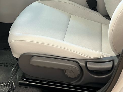 Used 2026 Hyundai Kona SE image 27