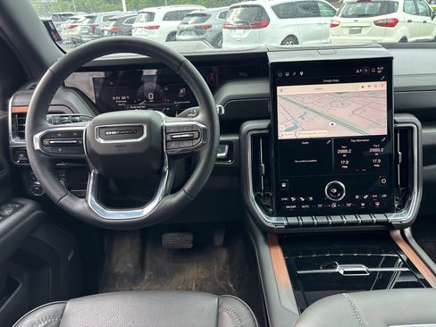 Used 2025 GMC Yukon Denali w/ LPO, Floor Liner Package AWD/4WD image 28