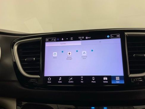 Used 2022 Chrysler Pacifica Touring-L w/ Uconnect Theater Family Group image 20