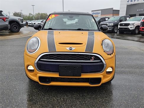 Used 2018 MINI Cooper S image 2