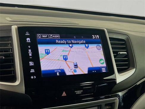 Used 2017 Honda Pilot Touring image 14